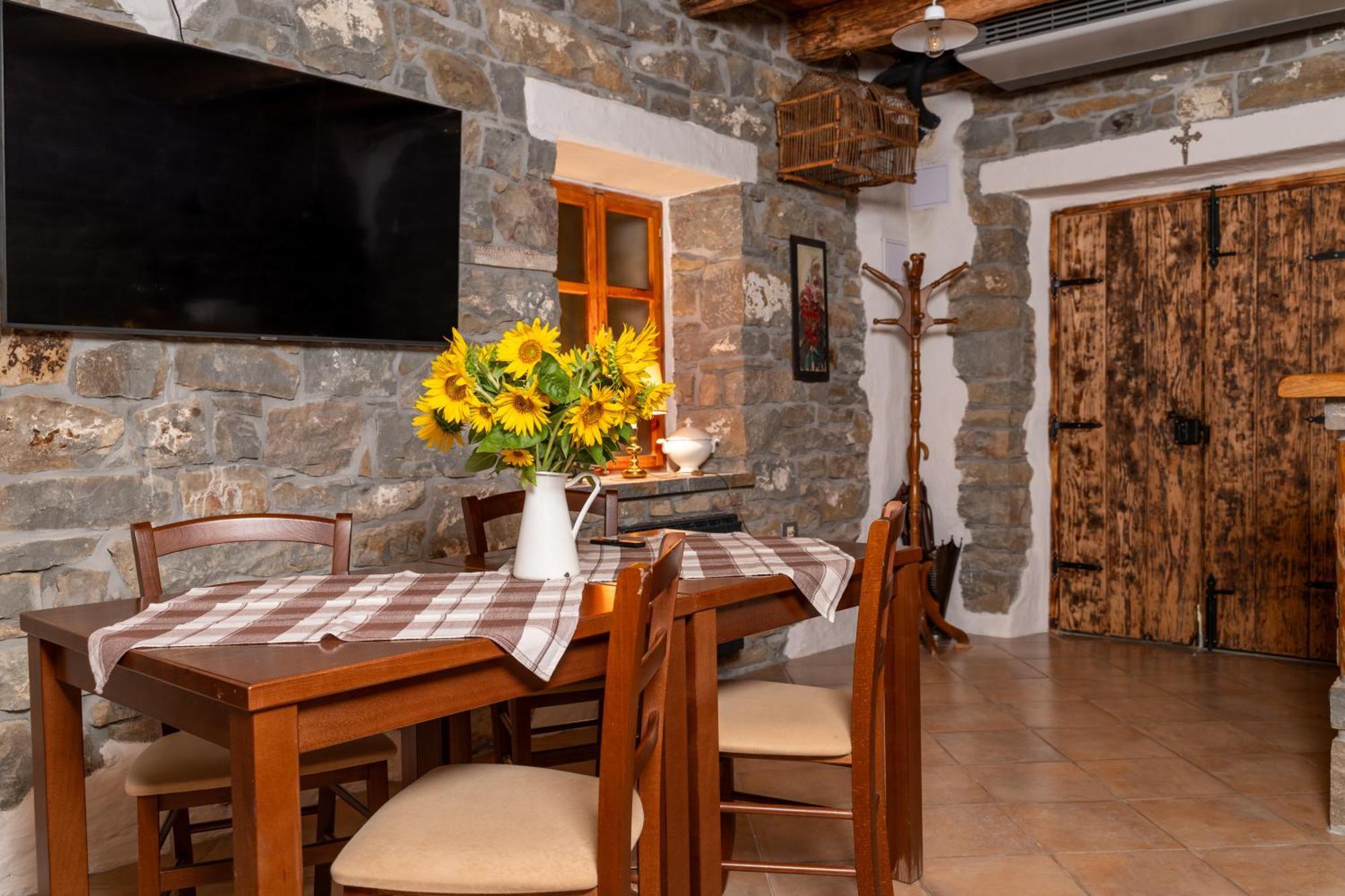 Wine House Rakar Guest House Gračišče Eksteriør bilde