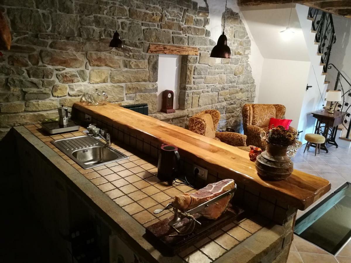 Wine House Rakar Guest House Gračišče Eksteriør bilde